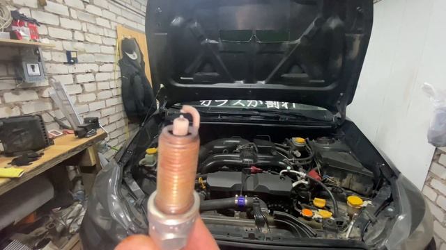 Subaru xv fb16 замена свечей. Нужно ли снимать мотор? И на сколько это сложно? смотреть онлайн