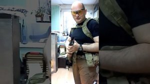 Юрий Евич у нас в гостях решил примерить один из пулемётных Скорпионов на себе