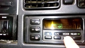Mazda Bongo Friendee: управление задней печкой с передней панели.