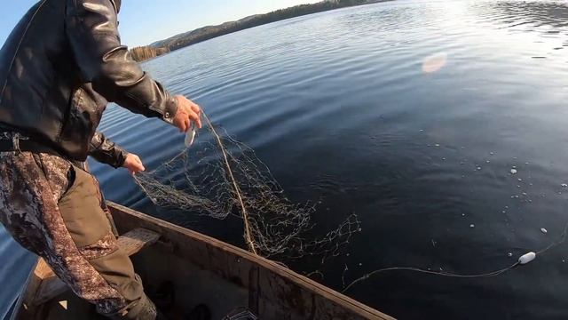 Рыбалка на чудесных озёрах/Вторая проверка сетей/4 серия(конец) смотреть онлайн