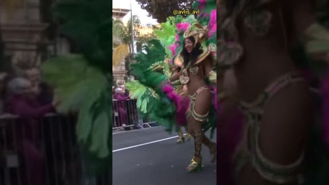 Карнавал Цветов -конкурс флористов в Италии Сан-Ремо 2012 часть 1.
 короткое.