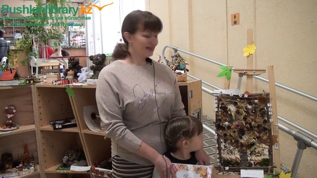 Выставка детского творчества в библиотеке им.А.С.Пушкина.Усть-Каменогорк. смотреть онлайн