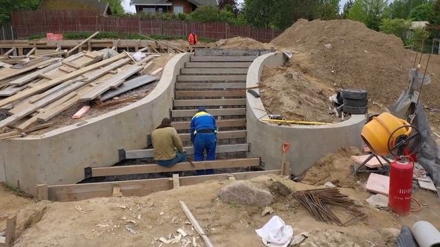 Подпорные стены и монолитные плиты на участке с рельефом. ЮККИ. Часть 4.