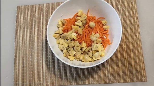 Салат с кальмарами/Быстрый салат/Вкусный салат/#HappyCats смотреть онлайн