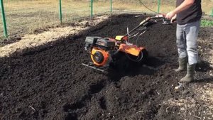 Мотокультиватор aerobs BSX620 с активной почвофрезой.