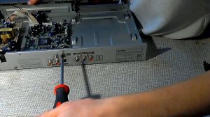 Часть 1. Разборка и прочистка dvd-плеера Sanyo DVD-SL40