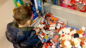 ВЛОГ выбираем игрушки МЕТРО| VLOG choose toys METRO