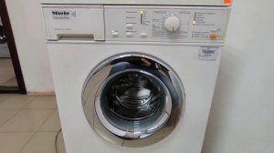 Стиральная машина Miele Revolution