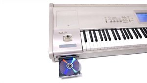 KORG TRITON STUDIO 88 PIANO SOUND 2005