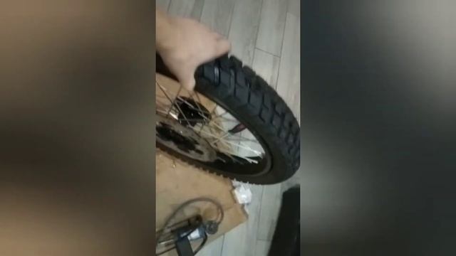 Замена камеры переднего колеса Минск х 250. смотреть онлайн