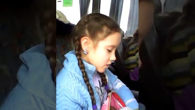 Что у нас в рюкзаках. Едем на фабрику елочных игрушек смотреть онлайн