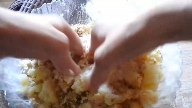 Из оставшегося картофельного пюре готовлю картофельные палочки- вкуснее и полезнее чипсов