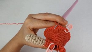 Mini boneca amigurumi