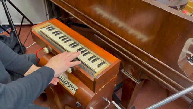 Ondioline Demonstration with Glissando! Custom Tube Synth смотреть онлайн