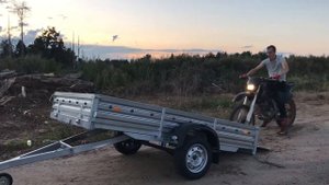 Погрузка мотоцикла Honda xr 250 на самосвальный прицеп