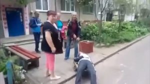 Друг в беде не бросит а алкаш алкаша и подавно