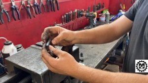 Ремонт суппортов Хендай Соната. Стучат задние суппорта Hyundai Sonata. Что делать? Лайфхак