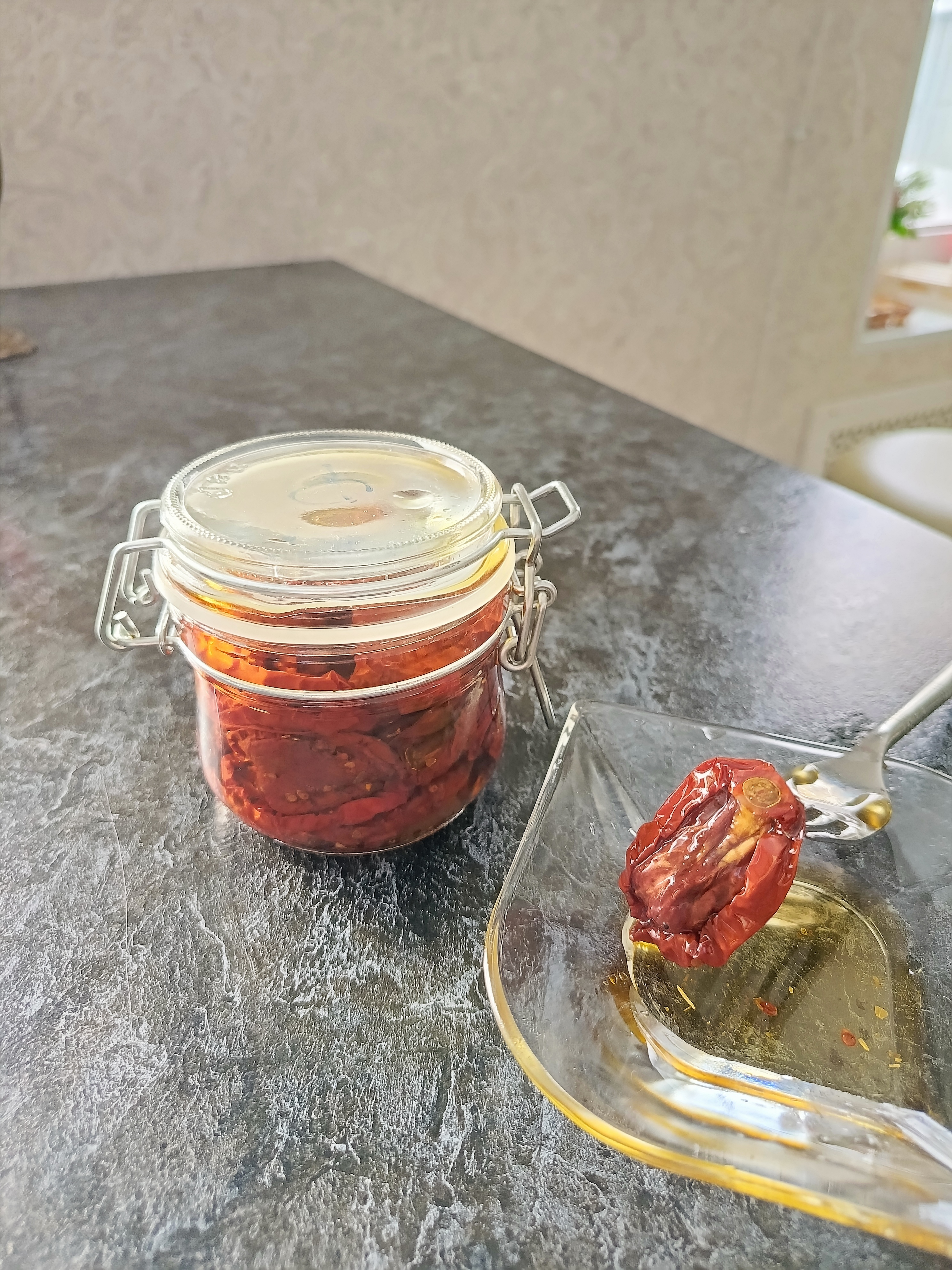 Вяленые томаты в дегидраторе, дегустация
