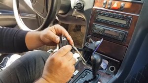 Обзор и УСТАНОВКА ЛЮБОГО ВИДЕОРЕГИСТРАТОРА ЗА 5 МИНУТ НА ЛЮБОЕ АВТО