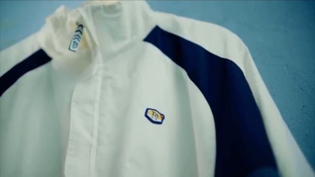 Пусть бегут неуклюже пешеходы по лужам🎉🤓 смотреть онлайн