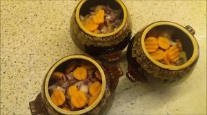 Курица в горшочке с овощами