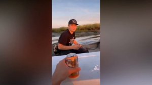 20 НЕВЕРОЯТНЫХ СЛУЧАЕВ НА РЫБАЛКЕ, СНЯТЫХ НА КАМЕРУ Unexpected fishing incidents