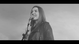 нас учили быть птицами