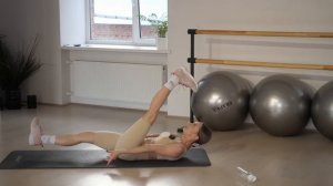 Комплекс упражнений для стройности и гибкости всего тела.