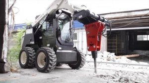 Мини-погрузчик Terex TSR 50 с гидромолотом Impulse 100L
