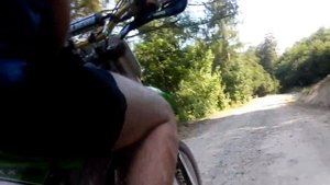 Как ехать на кроссовике вдвоем :)