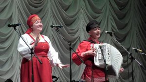 Играй гармонь ❤️ Галина и Андрей Толстиковы - По бугоркам