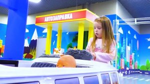 Max and Arina Pretend Play with new Toy Cars