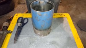 Отверстие в листовом металле с ребром жесткости / Hole in sheet metal with reinforcement rib