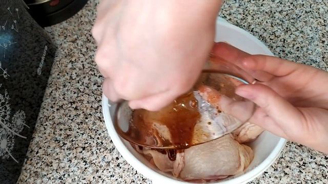 Экономный и простой ужин. Куриные бёдра с мёдом и горчицей в мультиварке. смотреть онлайн