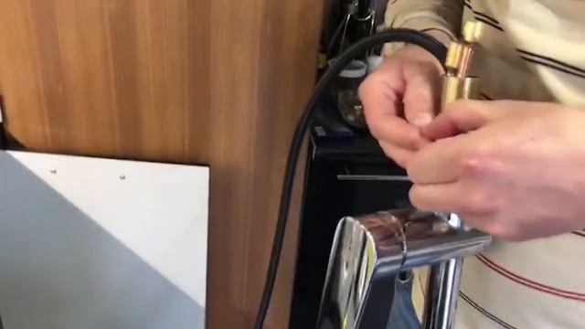 Установка кухонного смесителя ORANGE  Flipo M23-009c (Германия)