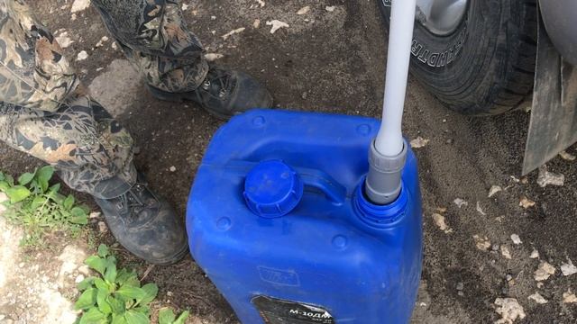 Помпа BERKUT SP-2000EP или Как переливать бензин и солярку из больших тяжёлых канистр смотреть онлайн