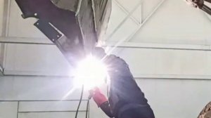 Наплавка на ковш фронтального погрузчика.