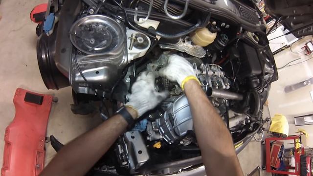 How to Replace MINI Cooper Cylinder Head/Gasket 2002-2006 R53 Part 1 смотреть онлайн