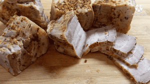 Плотное, ароматное и очень вкусное вареное сало.