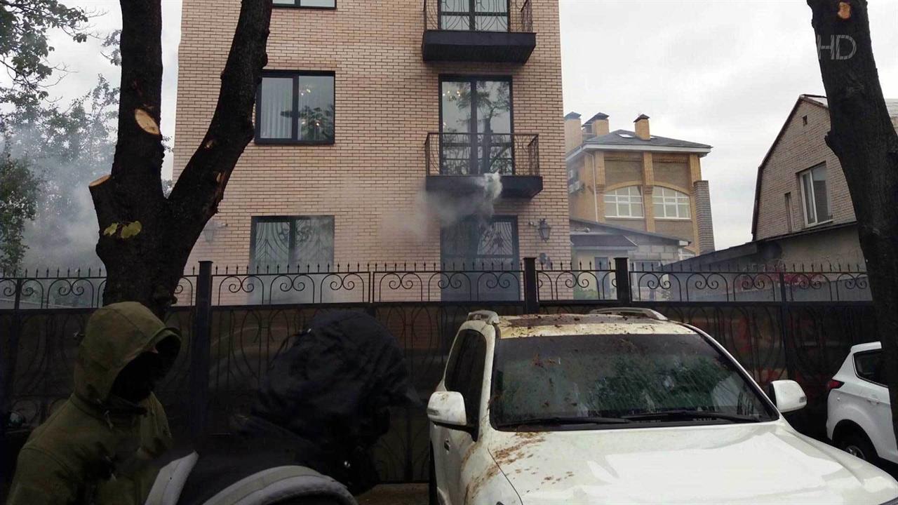 Посольство РФ в Киеве направило ноту протеста в МИД Украины в связи с нападением радикалов на зда...