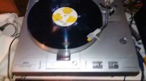 Akai AP-Q60 turntable