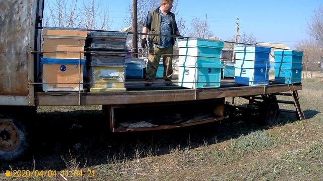 Готовим пчеловодную телегу к кочёвке.Делаю крепления для новых ульев.