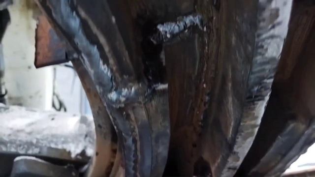 Автогрейдер. Сварка. Ремонт поворотного устройства. Это суровый север. смотреть онлайн