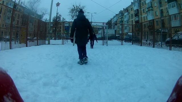 РАЗБИЛ МАШИНУ МЯЧОМ///ВЫХОДЫ 1 на 1 борюсь с мишей за победу смотреть онлайн