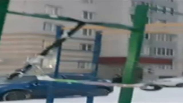 Быдло самокатер докапывается до прохожих... смотреть онлайн