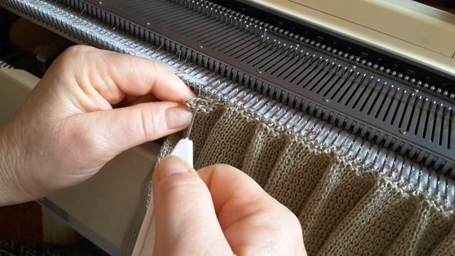 Вязание на машине. Юбка плиссе часть 2. смотреть онлайн