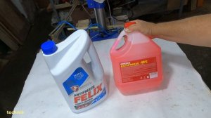 Синяя или красная охлаждающая жидкость - что лить в двигатель ?