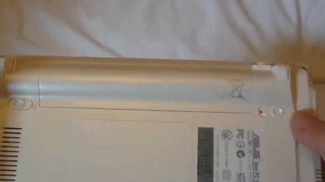 Asus EEEPC 900A Netbook Unboxing смотреть онлайн
