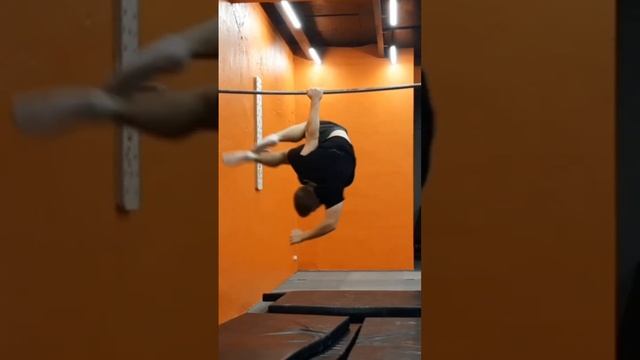 На перехватных движениях #workout #gimbarr #parkour