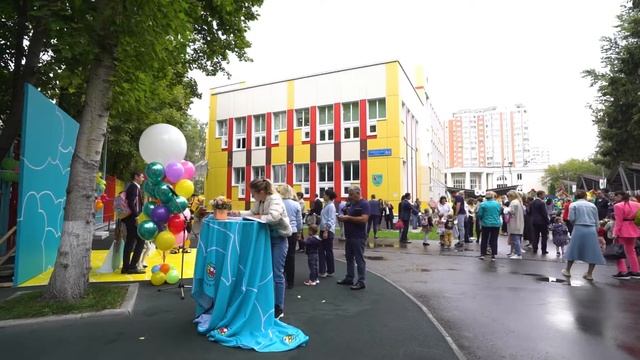 День знаний в детском саду "Гениаполис" смотреть онлайн